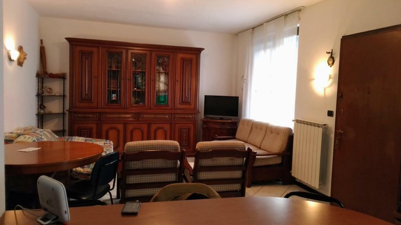 Villetta Rossini Appartamento Da Condividere Con Me Luciano Servizio Ospiti Taxi Driver Navetta No Wifi 2 Camera Da Letto Per 5 Persone Valbrembo Экстерьер фото